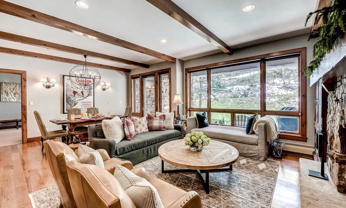 Avon Condo | Gorgeous, True Ski-in/out Condo in Bear Paw Lodge with On-Site Pool & Hot Tub