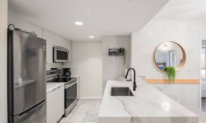 Whistler Condo | Gorgeous views in the middle of it all. New Reno. 5mins to lifts