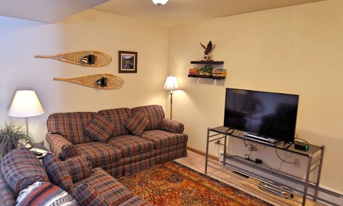Warrior's Mark West House | Gorgeous Views on Peak 10 in Remodeled Townhome
