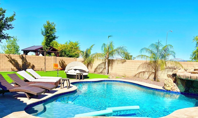 Mesa Villa | Gorgeously decorated 4 bed villa, amazing pool oasis 15 mins to Tempe,Scottsdale
