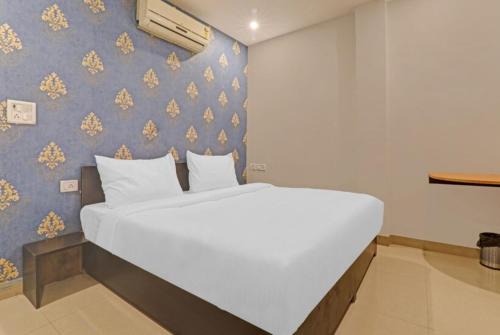 Lucknow Hotel | Goroomgo Aditya Grand Lucknow Near Krishna Nagar Metro Station