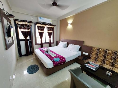 Puri Hotel | Goroomgo UK Palace Puri Near Sea Beach Sea View Room গোরুমগো ইউকে প্যালেস পুরী সমুদ্র সৈকতের কাছে - Luxury & Spacious Room - Near Temple with Prime Location wifi- Lift and Parking Facilities - Book Now