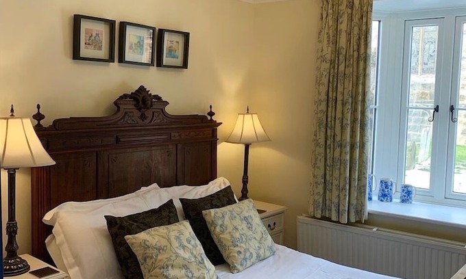 East Grinstead Bed & Breakfast | Gothic House