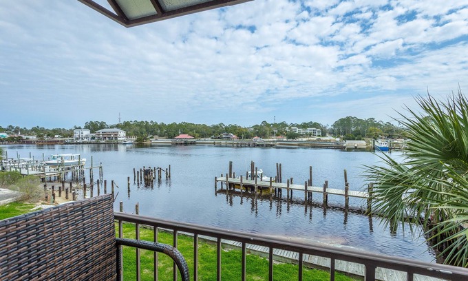Carrabelle Condo | Gotta Catch A Phish! 1BR/2BA Condo at Pirate's Landing! Special!