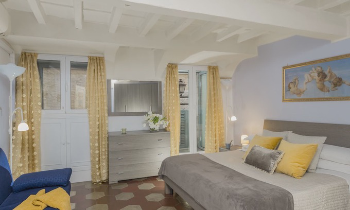Rione VI Parione Apartment | Governo Vecchio | Apt near Piazza Navona