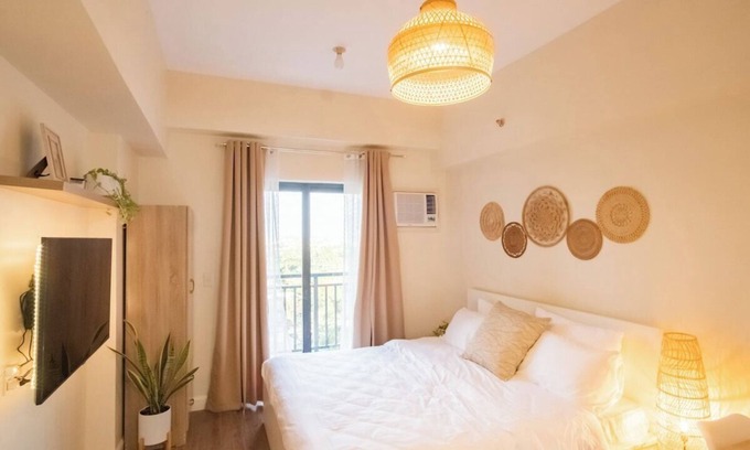Cebu Condo | GR NT-A 1607 · Scandi Studio Near IT Park & Ayala-King Sized Bed