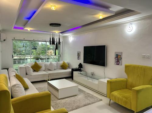 Ikeja Apartment | GRA Ikeja Luxury-Furnished 1BR Apartment, Family Friendly, 24hrs Eletric, WiFi