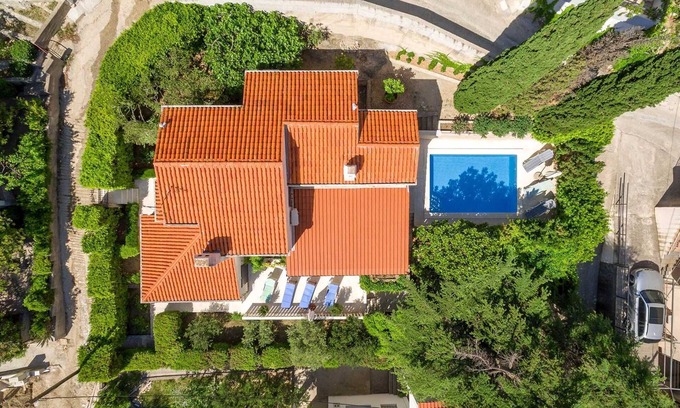 Baska Voda Villa | Graceful 5-BR Family Villa for 8, with private pool, close to the beach