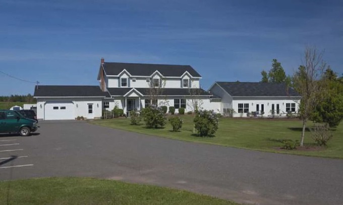 Cavendish Apartment | Graham Inn (Sunrise Room with 2 Double Beds)