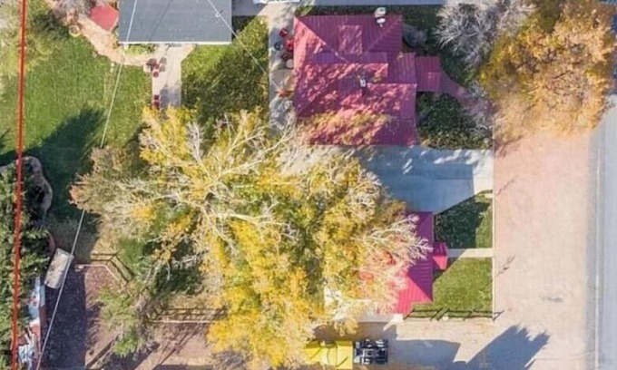 Kanab House | Grammie's Manor & Cottage, sleep 18; 2houses; gym+sauna+firepit+yard/downtown