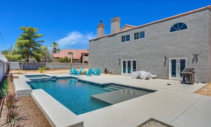 Spring Valley House | Grand Casa 7Bd X 4Bth X 16 Bds