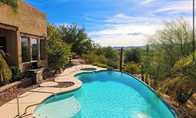 Casas Adobes House | Grand estate, salt pool and spa, spacious privacy, sweeping views