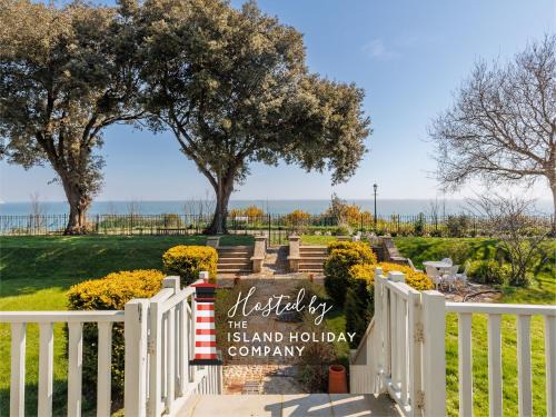Shanklin Apartment | Grand Garden Apartment - The Old Vicarage - Duplex Residence, Breathtaking sea views Over Shanklin Bay - Shanklin Old Village, fantastic family getaway!