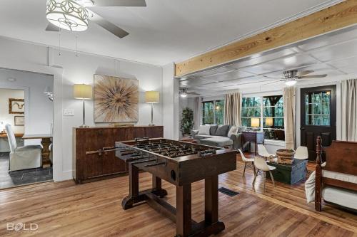 Uncertain House | Grand Harbor, Lakefront, With Kayaks & Canoes