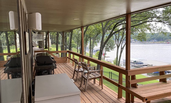 Cleora House | Grand Lake - Fabulous Duck Creek Cabin & HUGE Dock, beautiful views