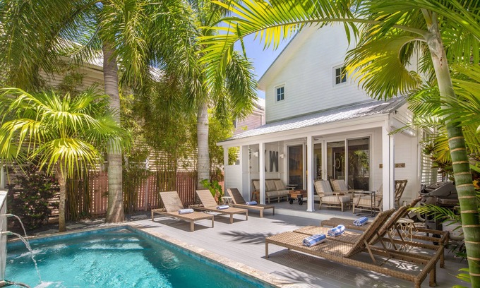 Uptown - Upper Duval House | ~ GRAND MAISON ~ Spacious home on Duval St with pool and 4 ensuite bedrooms.