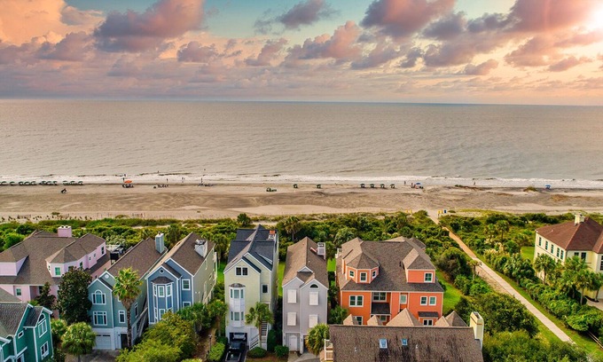 Isle of Palms House | Grand Pavilion 15 - Oceanfront Home! GP Pool Pass!