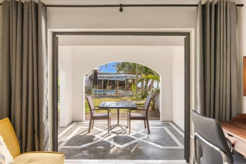 Mont Choisy Apartment | Grand Sahāna 2 - Digital Nomad Beachfront Studio - Work from Paradise