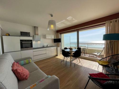 Saint-Hilaire-de-Riez Apartment | Grand studio cabine 4 pers, balcon, rénové, proche océan, Saint-Hilaire-de-Riez - FR-1-224C-160