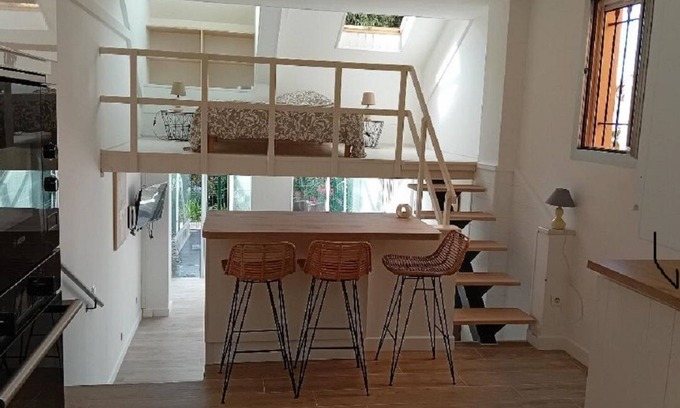 Cap-d'Antibes Apartment | Grand Studio Loft, Rdj, Neuf, Proche Plage de Sable du Ponteil, 200m
