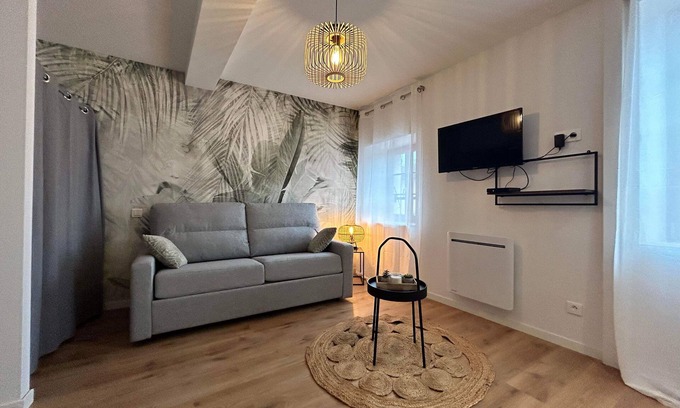 Labruguiere Apartment | Grand Studio Rénové au Cœur de Labruguiere Équipé de la Fibre