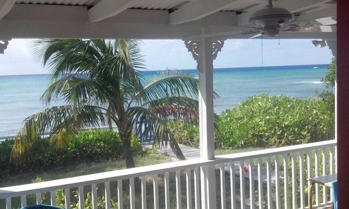 Cockburn Town Cottage | Grand Turk Ocean Front Cottage On Beautiful Pillory Beach