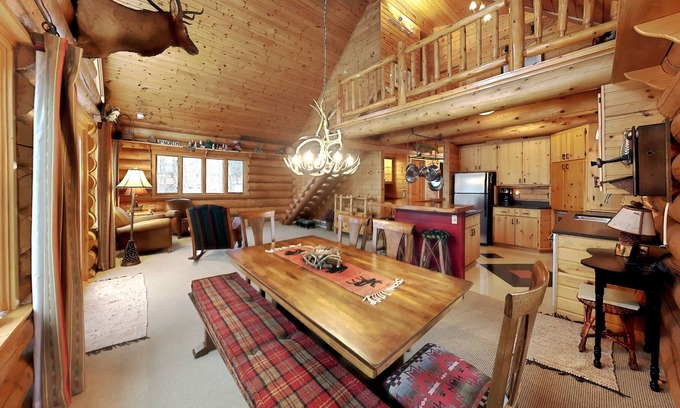 Hayward Cabin | Grand View Lodge -New Listing With Room For The Family