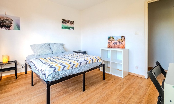 Lemasson Apartment | Grande Chambre Dans Appartement Spacieux Proche Gare Saint Roch