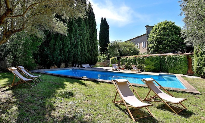 Saint-Nazaire-d'Aude House | Grande Maison Avec Cheminée au Bord de la Rivière et Grande Piscine