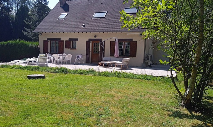 Orvaux House | Grande Maison Dans un Lotissement Protégé à 1 Heure 15 de Paris