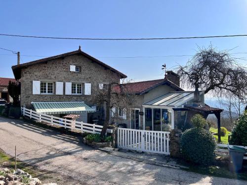 Aurec-sur-Loire House | Grande maison en pierre à la campagne, belle vue