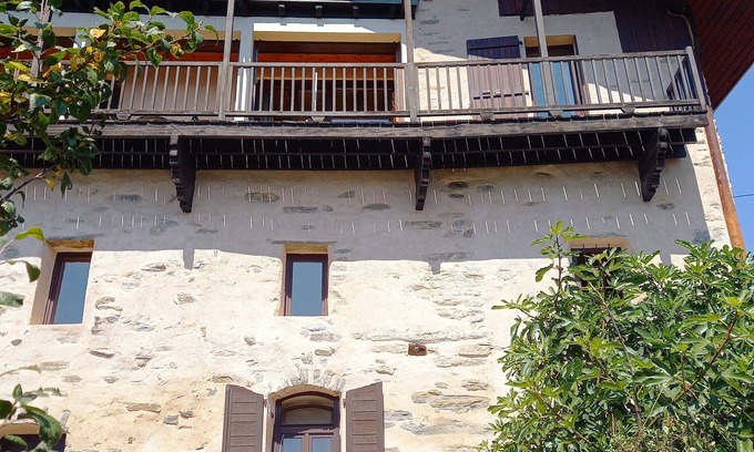 Granier House | Grande Maison in the mountains (2* furnished accommodation)