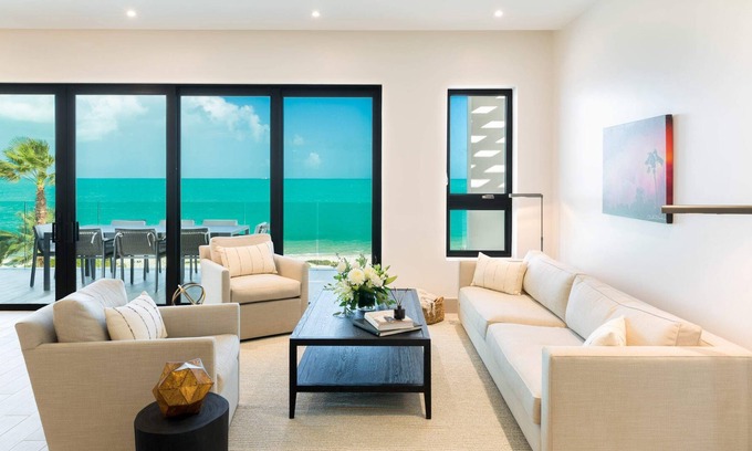 Long Bay Hills Condo | Grandiose Resort Suite w/Infinity Pool & Watersports!