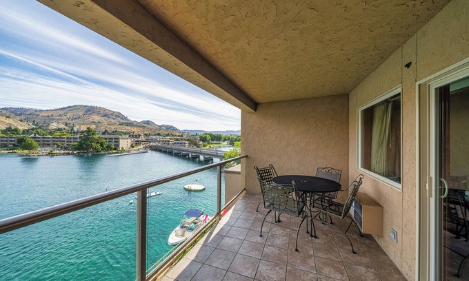 Chelan Condo | Grandview 644 Waterfront condo on Lake Chelan