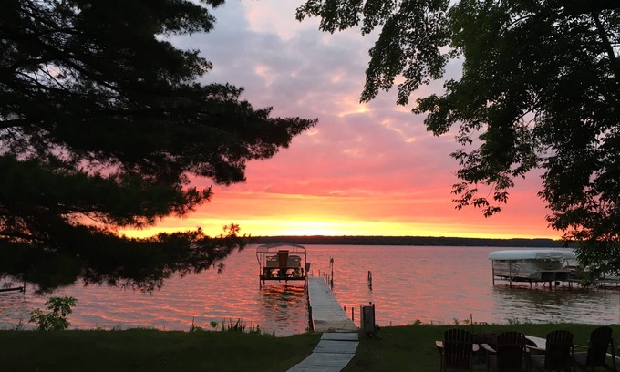 Grand View Beach House | Grandview Beach 4 Bedroom House on private road Mullett Lake and Inland Waterway