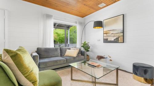 Daylesford House | Gray Chalet in Daylesford