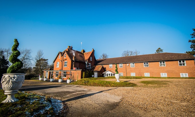 Cholderton Hotel | Gray Manor Hotel