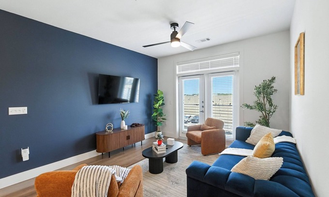 Fort Worth Condo | Grayson 13043 Luxury Living DT Fort Worth 2B2B