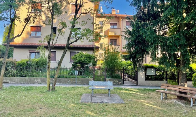 Lesmo Apartment | Grazioso appartamento in residence a due passi dal parco di Monza con posto auto