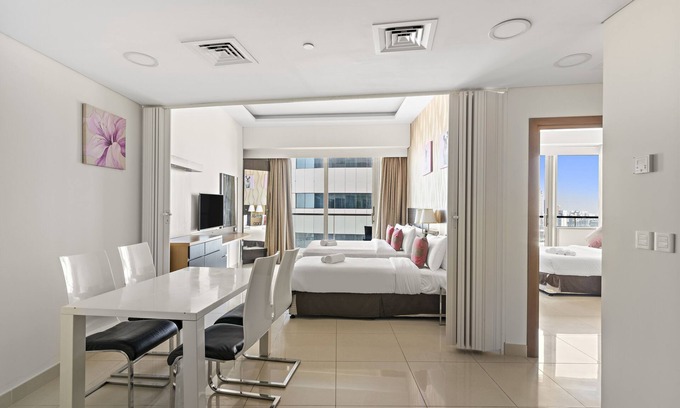 Dubai Media City Apartment | Great 2BR APT Ocean Heights