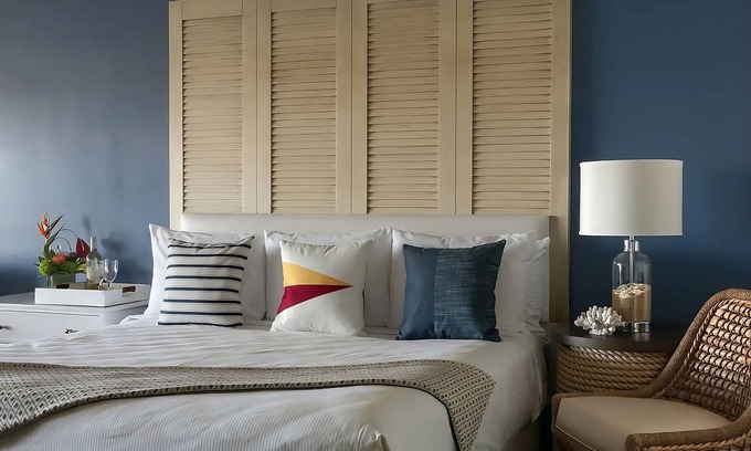 San Diego Hotel | Great Amenities! Five Pools Onsite! Close to San Diego Airport & Mission Beach!