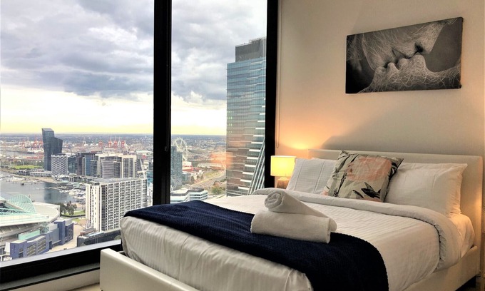Melbourne Central Business District Apartment | Great City Location - 2BD Upper West Side!