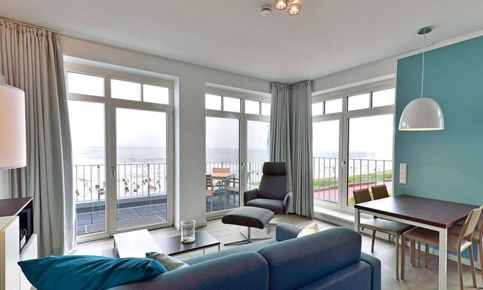 Wangerooge Apartment | Great corner apartment right on the North Sea with great sea views and balcony!