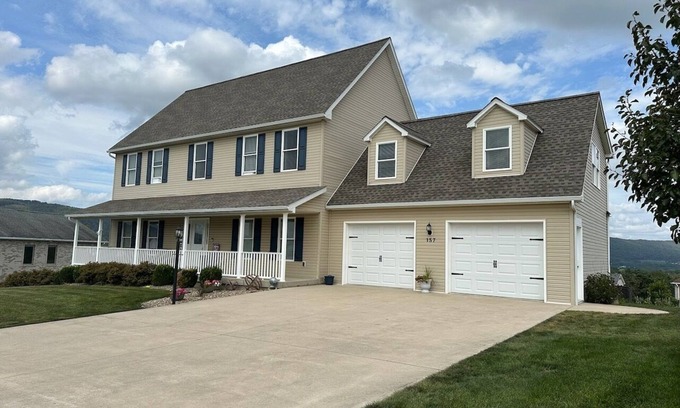 Bellefonte House | Great home for gatherings - Pool Table and Shuffleboard