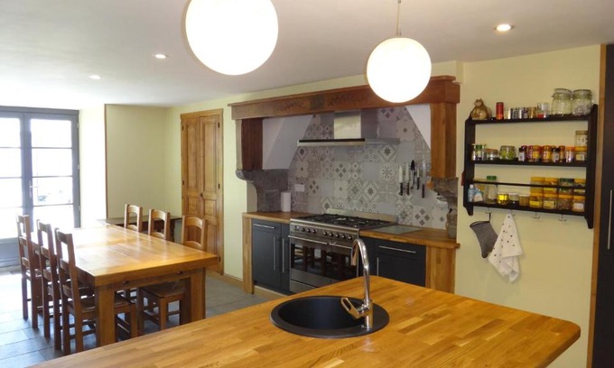 Luz-Saint-Sauveur Villa | Great house in center of Luz St Sauveur