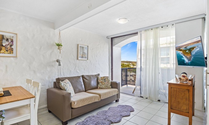 Alexandra Headland Apartment | Great Location 1-Bed with Pool by Mooloolaba Beach