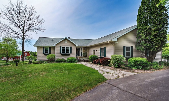 Fish Creek House | Great location! 5 BR 3 BA between Fish Creek and Ephraim, WI