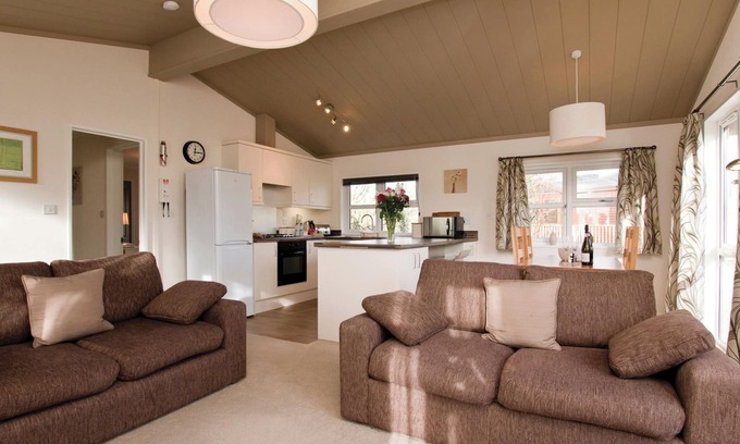 Narberth Ski Chalet | Great location and well-equipped lodge set in mature and beautiful gardens.
