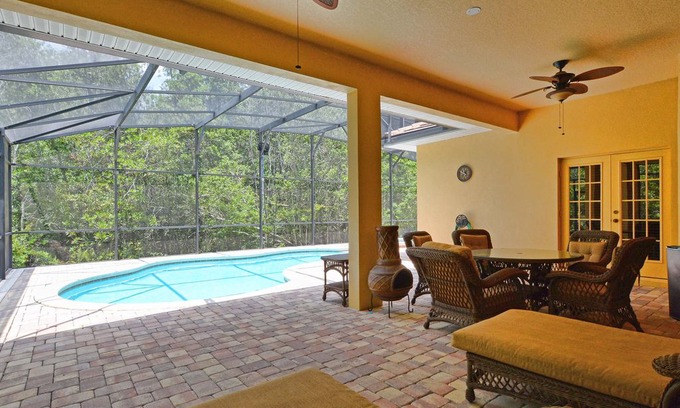 Calabria House | GREAT LOCATION, POOL TABLE, VERY PRIVATE POOL & SPA, BBQ GRILL, FREE WIFI !!