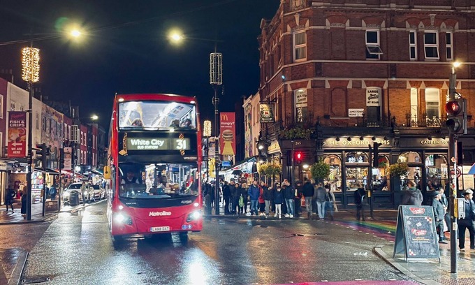 Camden Town with Primrose Hill House | Great Location! Room, Shared Home and Minutes to Camden Market & City Walk!